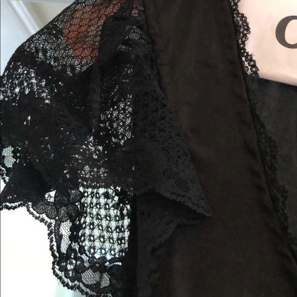 Lace top - Picture 2 of 7